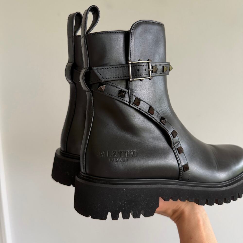 Valentino Garavani Rockstud Leather Slip-On Combat Boots Black 39 NEW - Picture 2 of 10